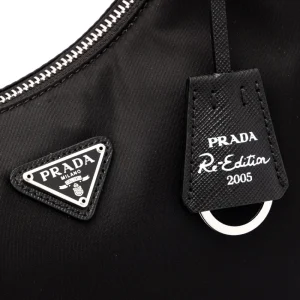 Hot Re-Nylon ' Re-Edition 2005' bag Shoulder Bags
