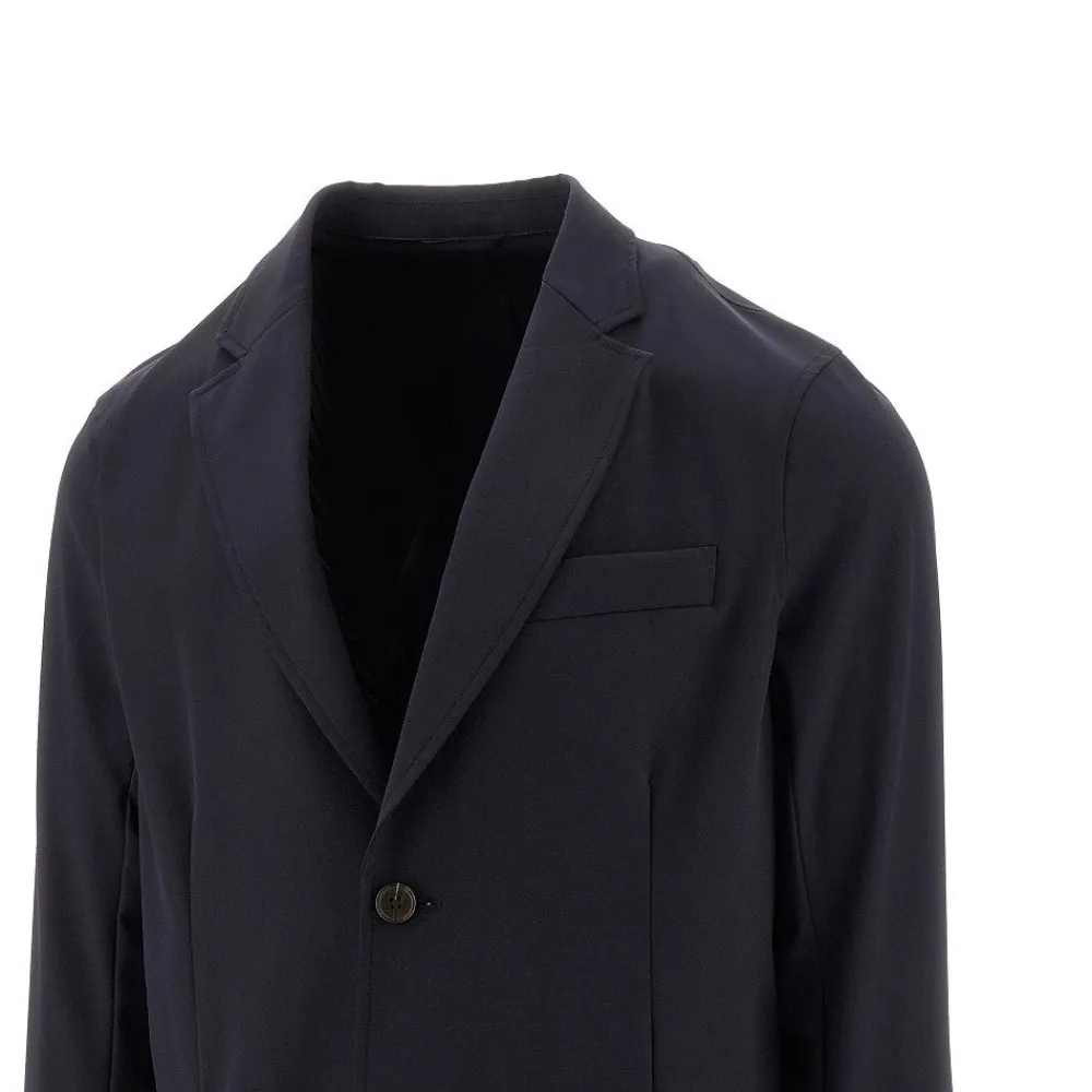 travel_essential_singlebr_1.webp Outlet Travel Essential single-breasted jacket Jackets